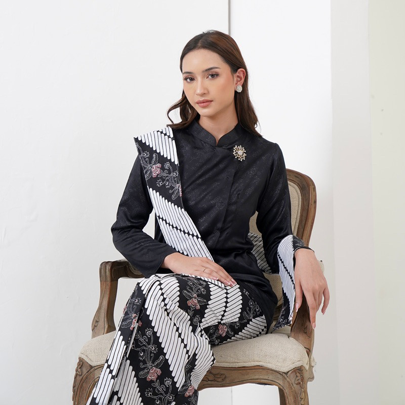Kebaya Janggan Jengyah / Kebaya Dian Sastro / Kebaya Janggan Jumbo Bigsize