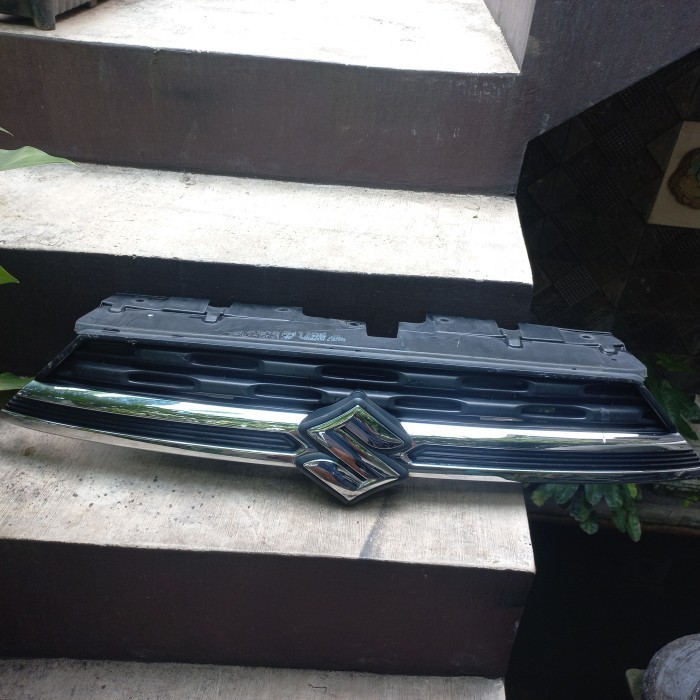 Grill Bemper Atas Suzuki XL7 Original