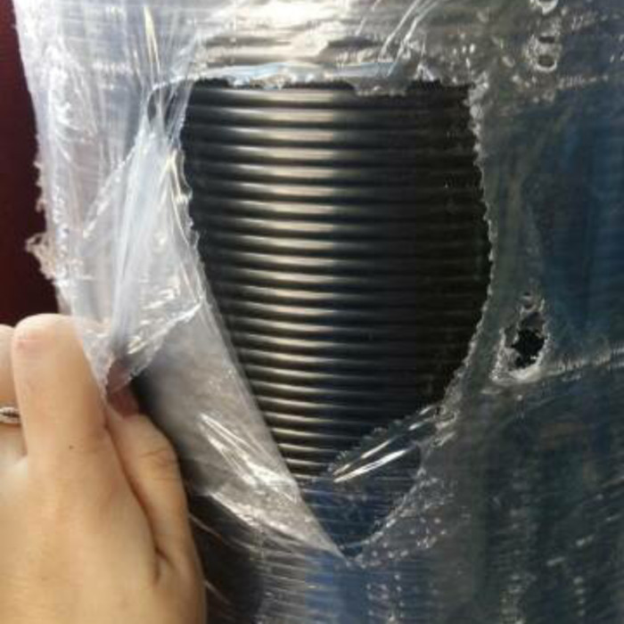 Fiber pagar / fiber penutup pagar. Warna hitam Garis