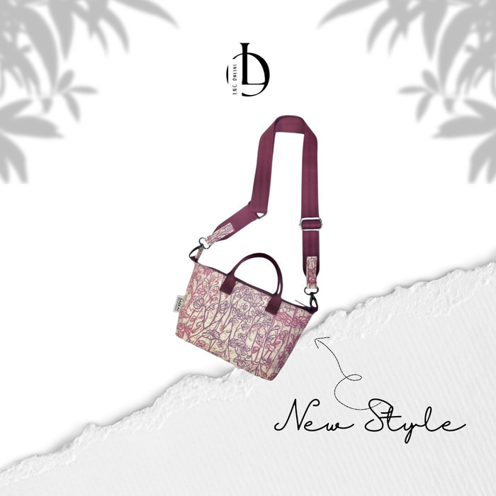 Tas Kanvas Motif Bunga – Sketsa Alam Merah Muda