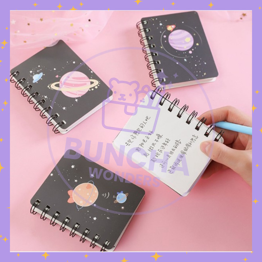 

BW PROMO - Buku Catatan Harian Motif Planet Space / Banyak Warna / Mini Notebook Ring Motif