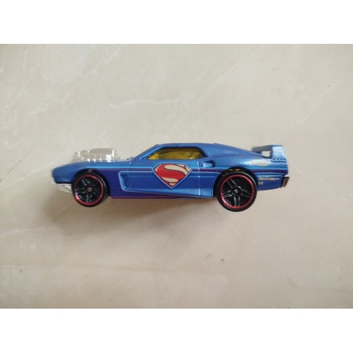 DIECAST LOOSE  HOTWHEELS HOT WHEELS  RIVITED SUPERMAN DC COMIC RARE