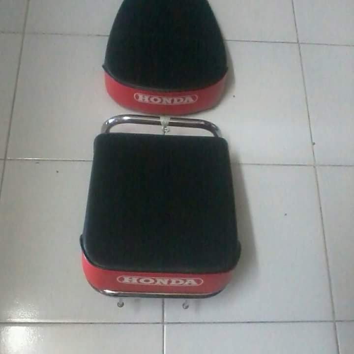 Jok C70 Pisah depan belakang warna Hitam Merah