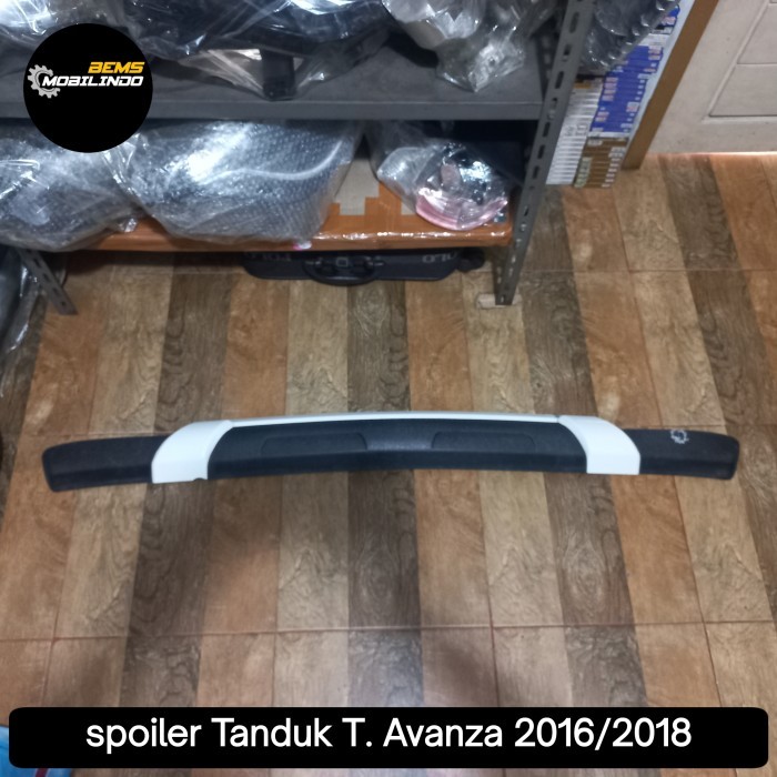 Tanduk Spoiler Bumper Belakang Toyota Avanza up 2016 2018 original