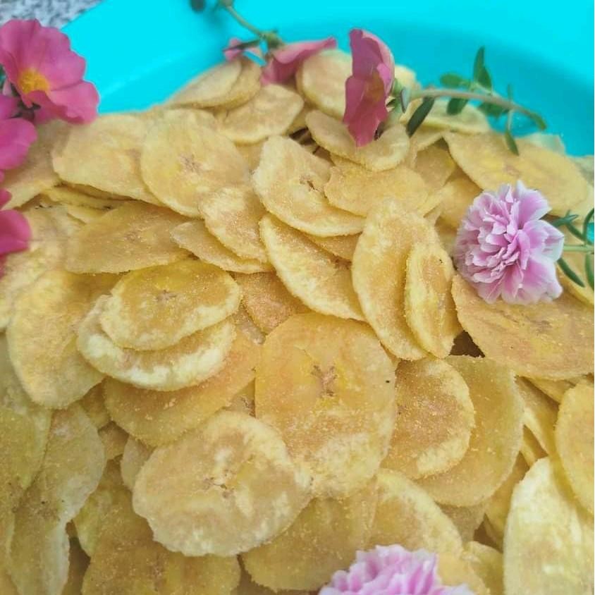 

keripik pisang 1/2 dengan varian rasa original, keju, balado