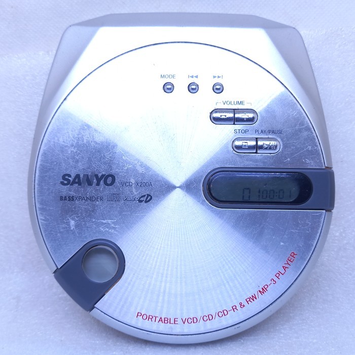 Discman Sanyo VCD-X200A cd vcd mp3 player portable