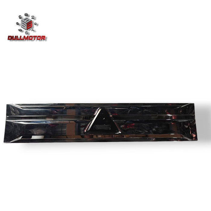 Grill depan Original Mitsubishi L300 tanpa logo