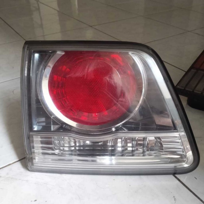 Stoplamp Lampu Belakang Pintu Bagasi Toyota Fortuner 2011 sd 2015 KIRI