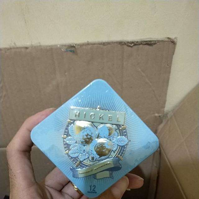 

Permen hickell isi 12 pcs