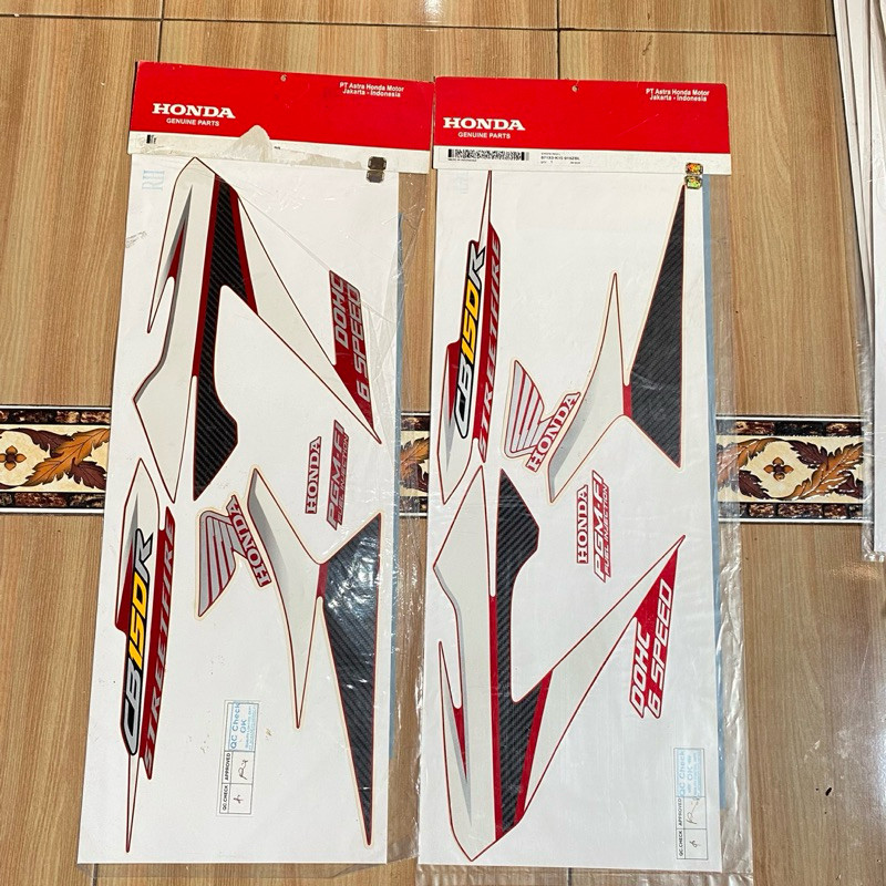 Striping Honda CBR 150 R 2014 Merah original