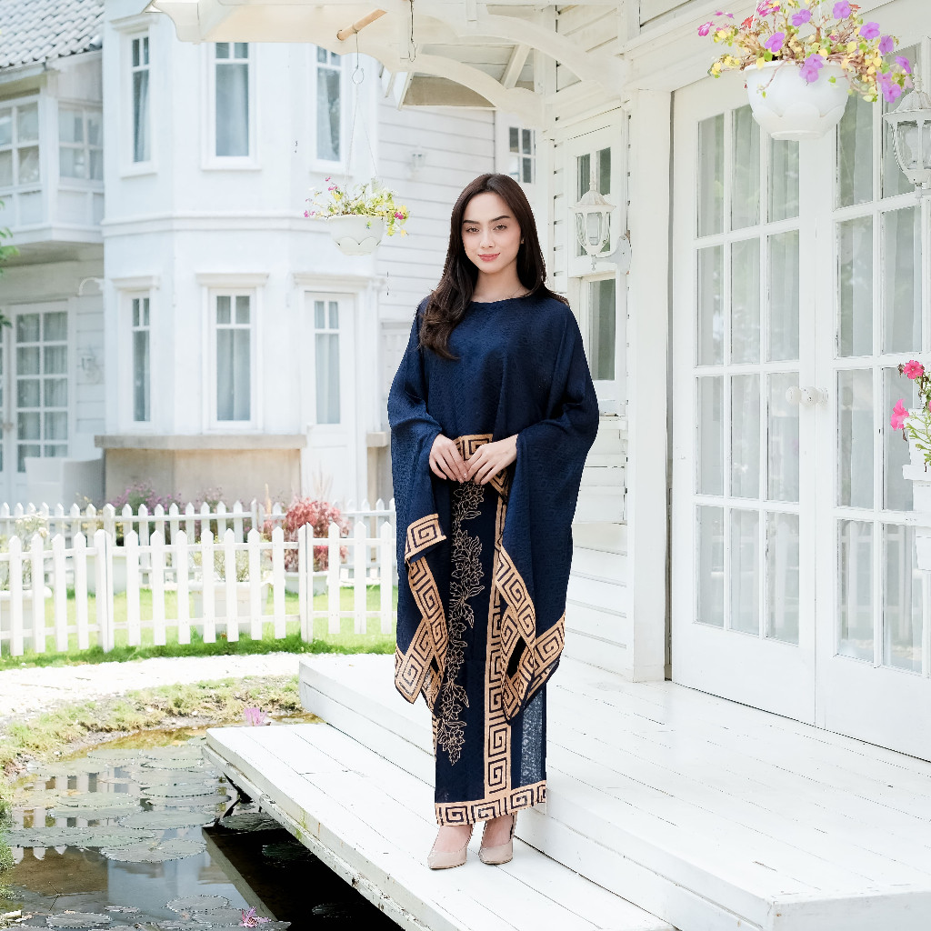 MAURA Set Batwing Kebaya Modern dan Rok Lilit Batik Viscose