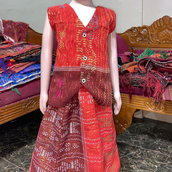 Paket 2 Anak Perempuan / Vest Rompi Ulos dan Rok Ulos / R O