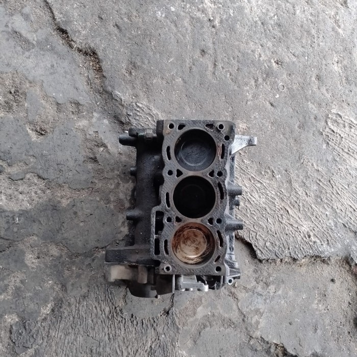 shotblok mesin Daihatsu charade hizet 1000 CC original