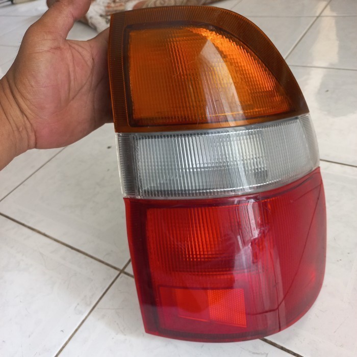 lampu belakang stoplamp Isuzu Panther touring Old original