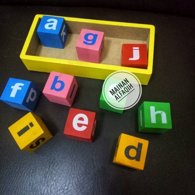 Mainan kreatifitas anak , Mainan Edukasi Susun Balok Huruf Abjad Datar Main anak murah
