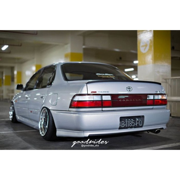 Stoplamp Lampu Rem Belakang Toyota Great Corolla AE101 Original