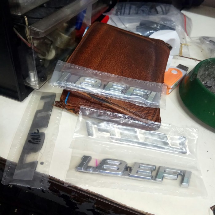 logo Emblem 1.8 Efi Original Toyota Kijang Kapsul