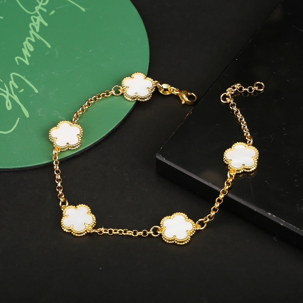 

2023 Luxury Green Flower Natural White Shell Flower Stone Bracelet Ladies Gift High Quality Four Leaf Clover Bracelet Jewelry