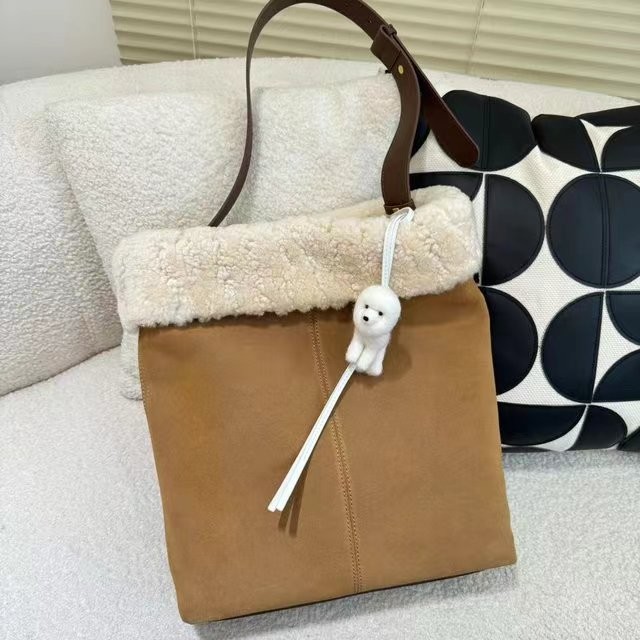 

Felt and cowhide leather Bag decoration Pendant