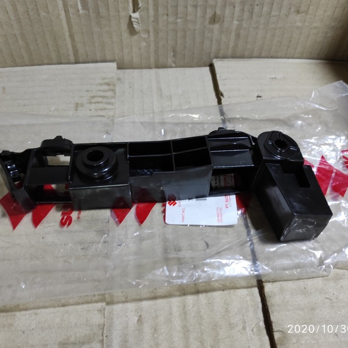 Breket Bemper depan Karimun Wagon R Type GA GL GX - Kanan Part (Harga 1pc)