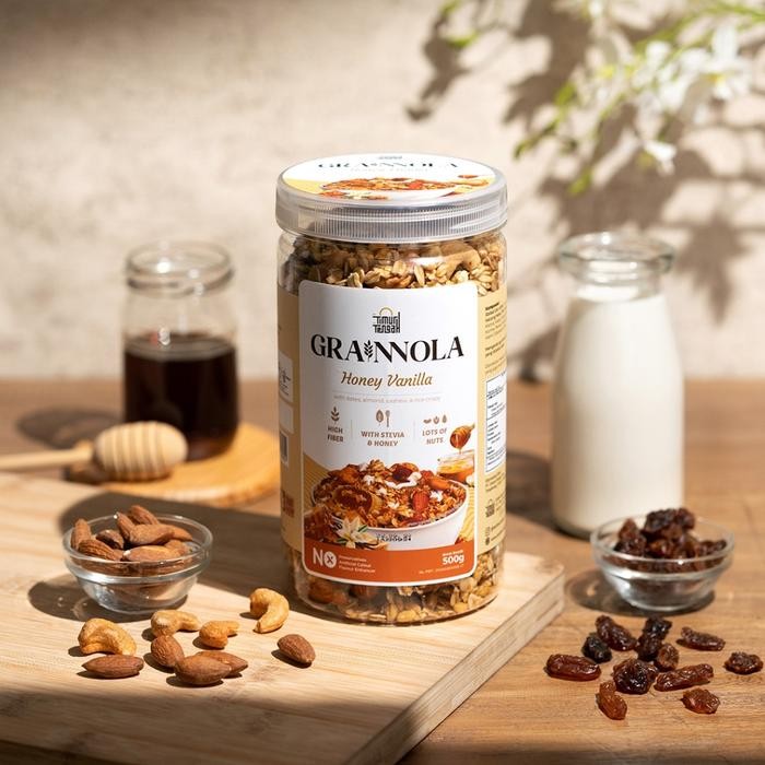 

Timur Tengah Grainnola Vanilla Honey 500 gr Granola Camilan Sereal Makanan Sehat High Quality - Vanilla Honey 500 gr
