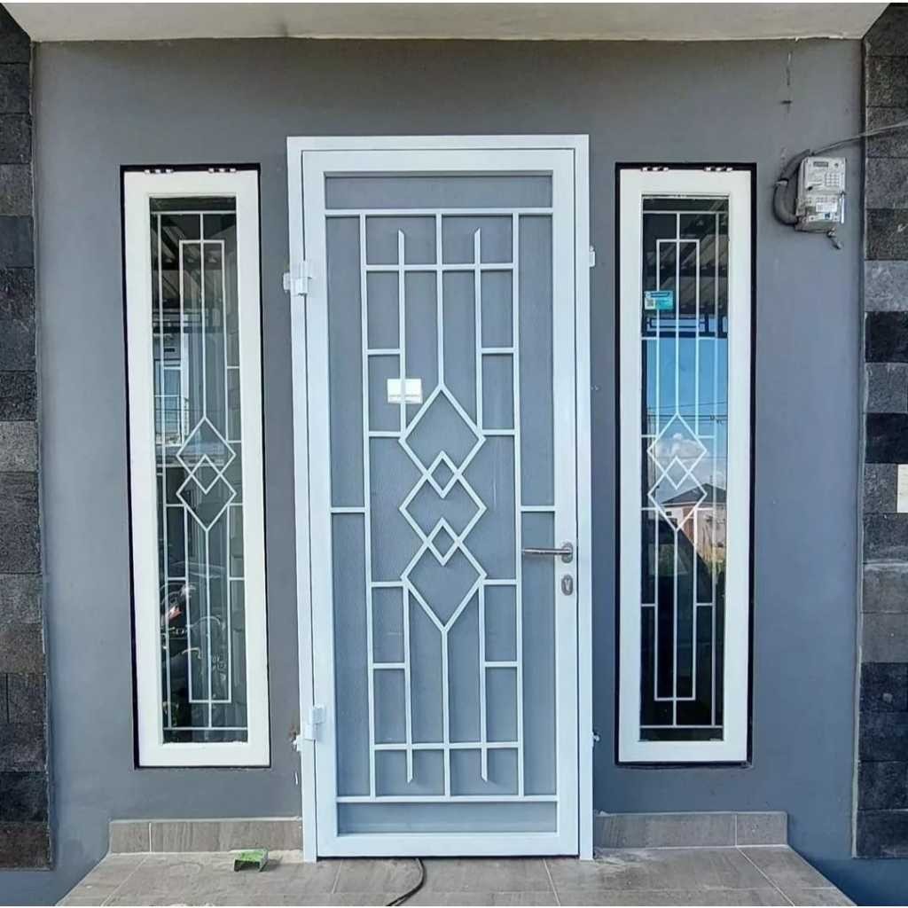 Pintu doblle atau pintu tralis minimalis
