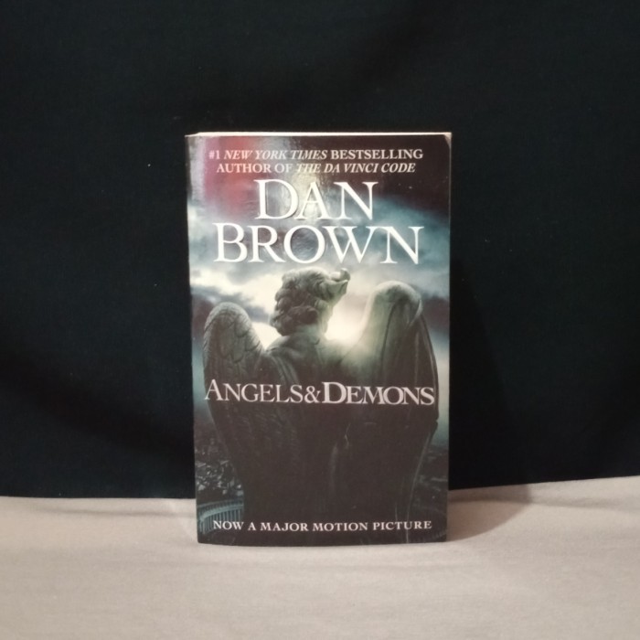 DAN BROWN - ANGELS & DEMONS