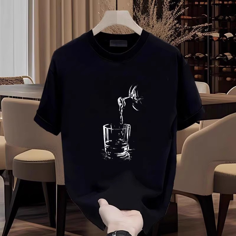 Kaos pria dengan desain elegan 100% katun, bergambar botol anggur, menuangkan minuman ke dalam gelas