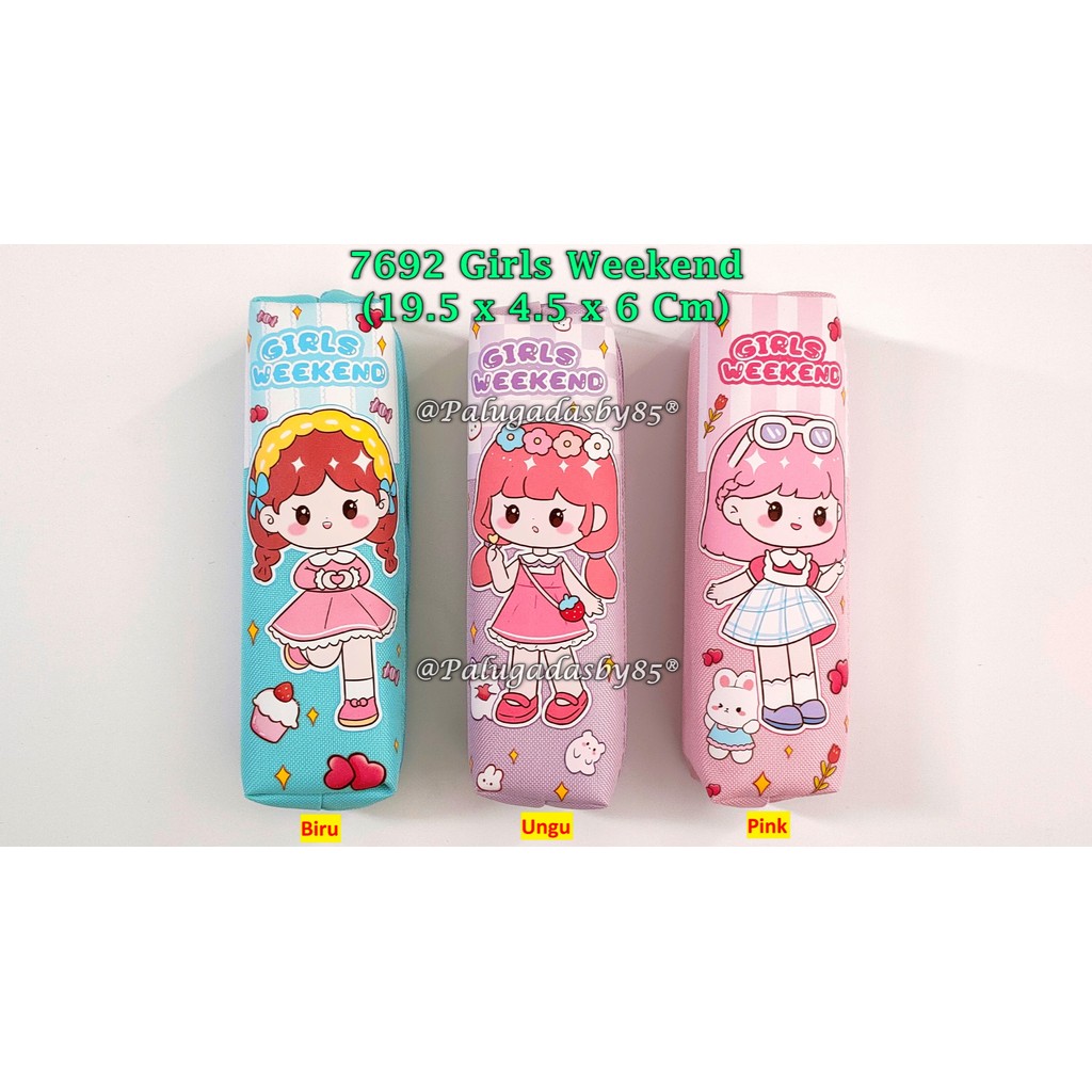 

(1 Biji) Tempat Pensil Resleting Girls Weekend 19.5 x 4.5 x 6 Cm / Kotak Pensil Resleting SPIMP 7692