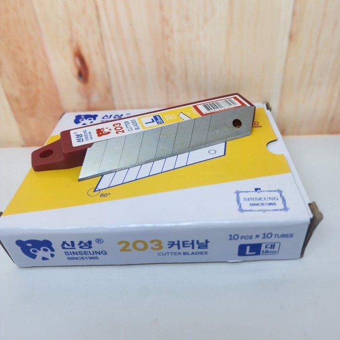 

Isi cutter besar 18 mm L203 SINSEUNG Cutter Blade 18mm (10 pcs per tube)