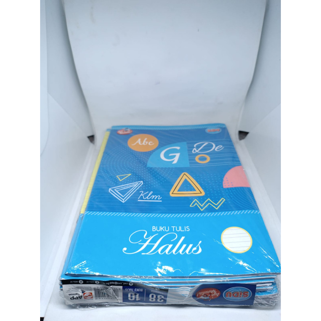 

BUKU TULIS GARIS TIGA TULIS HALUS MEREK SINAR DUNIA 38 HALAMAN UKURAN KUWARTO 1 PAK ISI 10 PCS