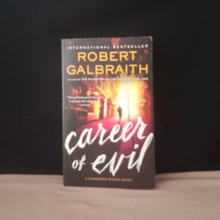 CAREER OF EVIL - ROBERT GALBRAITH