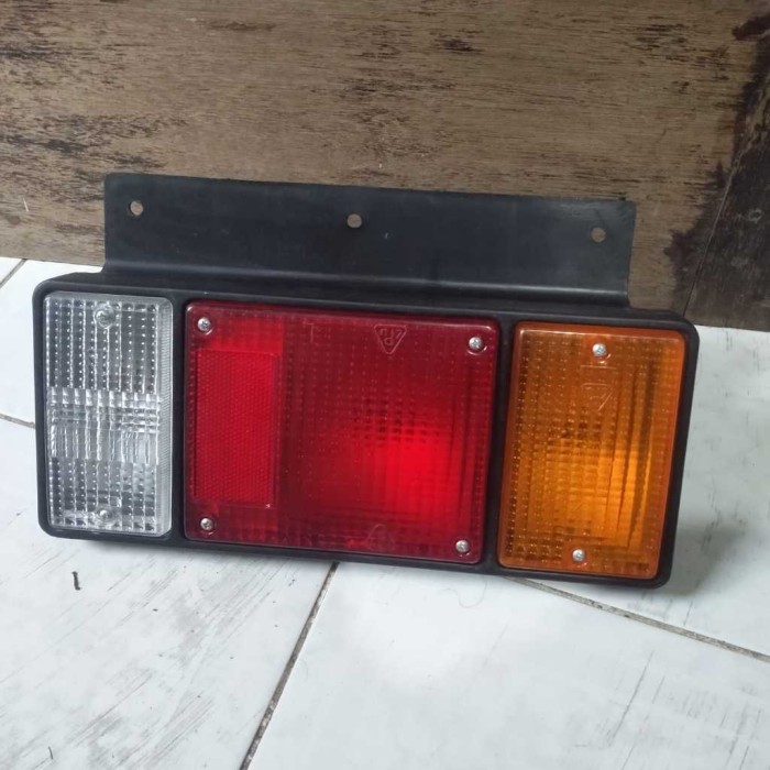 Stoplamp Lampu Belakang Isuzu ELF