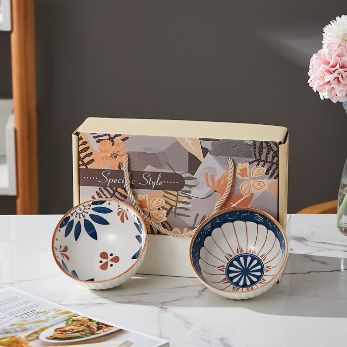 

Sculptoora Hampers Mangkok Keramik Gratis Sumpit dan Kartu Ucapan - 2M Coklat