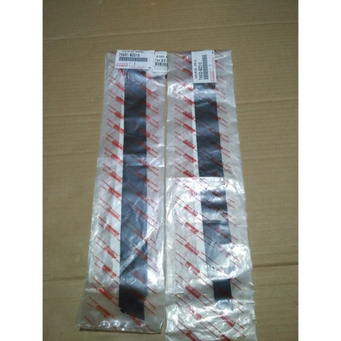 STICKER PINTU BELAKANG TAPE UPR AVANZA / XENIA 2004-2011BERKUALITAS