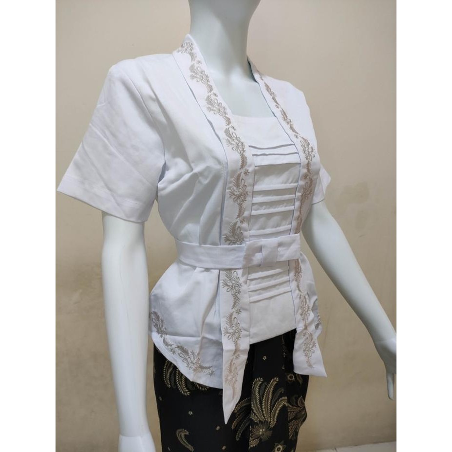 

Atasan Kebaya Kutu Baru Wanita Modern Lengan Pendek Bahan Baloteli Warna Putih Cerah Merah Maroon Elegan Terbaru | Kutubaru Wisuda Pesta Kondangan Akad Nikah Moderen Kekinian Erika - Putih Cerah, XL