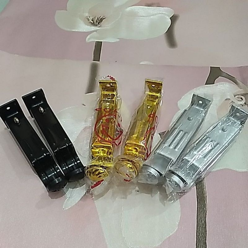 Penyangga Besi Tiang Gorden Jendela Aesthetic Bracket Kaki Rel/Penyangkut Besi Gorden Jendela