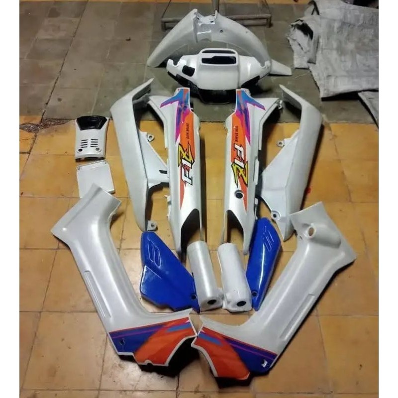 COVER BODY HALUS FULLSET BODI SET YAMAHA FORCE 1 FOZ 1 FOAWAN WARNA PUTIH ALBINO SPECIAL EDITION POS