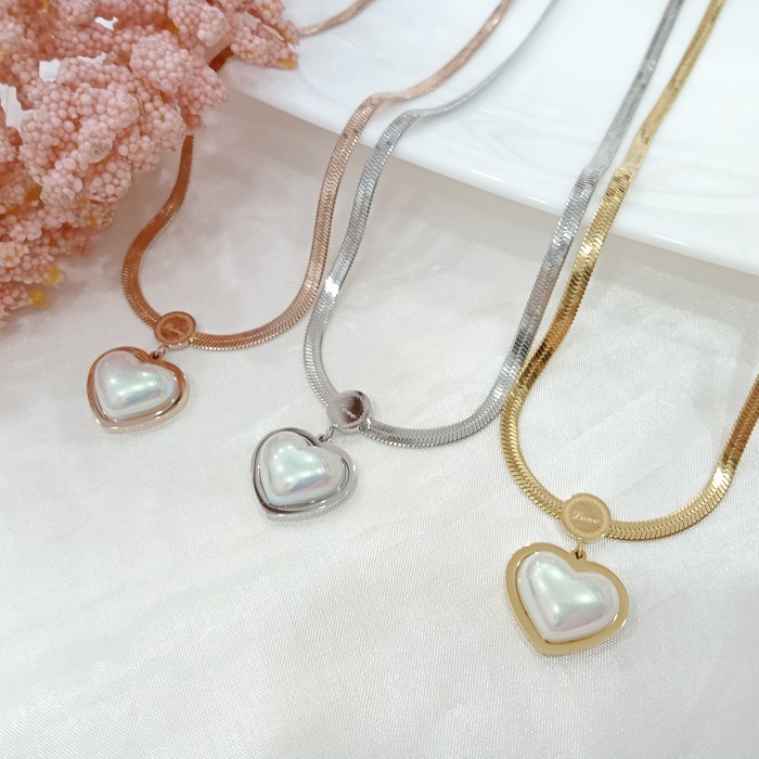 kalung titanium coker love mutiara