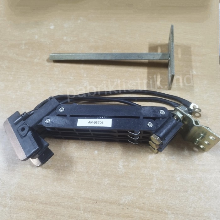 TK99 Shoe current collector 3P 60A equivalent KY AN03706 AN 03706 AN3706