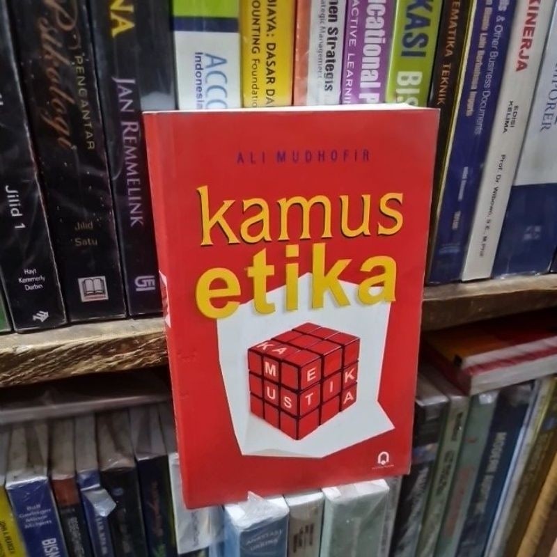 Kamus Etika by Ali Mudhofir
