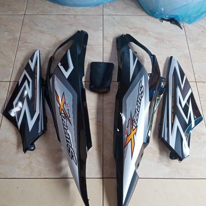 Cover Body Samping Supra x 125 New Hitam+Striping Thn 2008-2012 Motorcycle - Plus Lis Abu