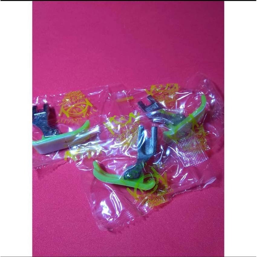 SEPATU UNTUK MESIN JAHIT BAHAN PLASTIK