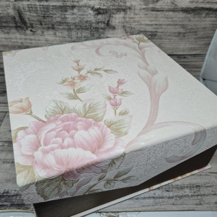 

Box magnet dasi Wallpaper Flower 22x22cm / kotak kue hardbox / hamper - FLOWER PINK