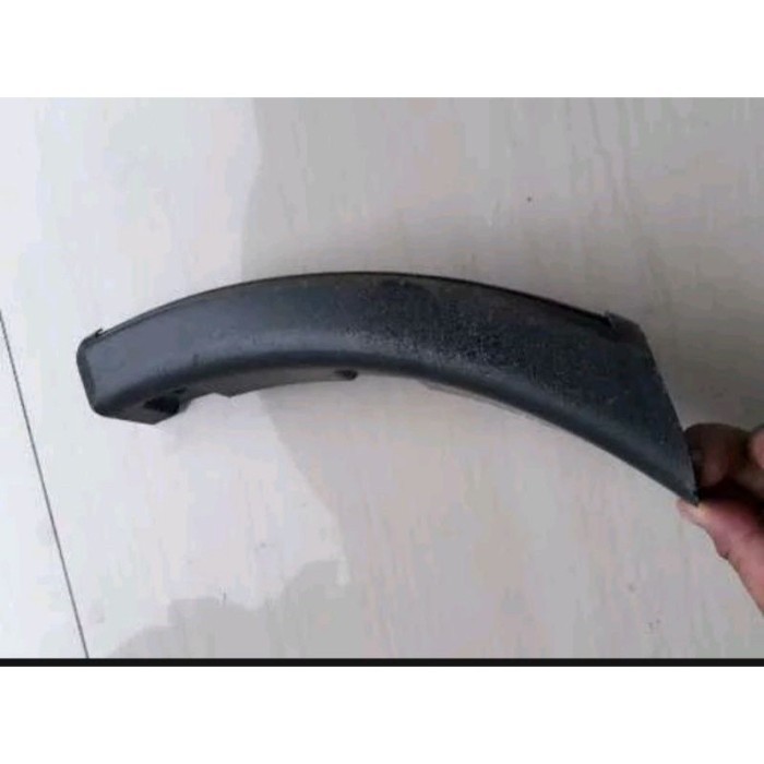 Lis Spoiler Over Fender Bemper Belakang Mitsubishi Outlander original