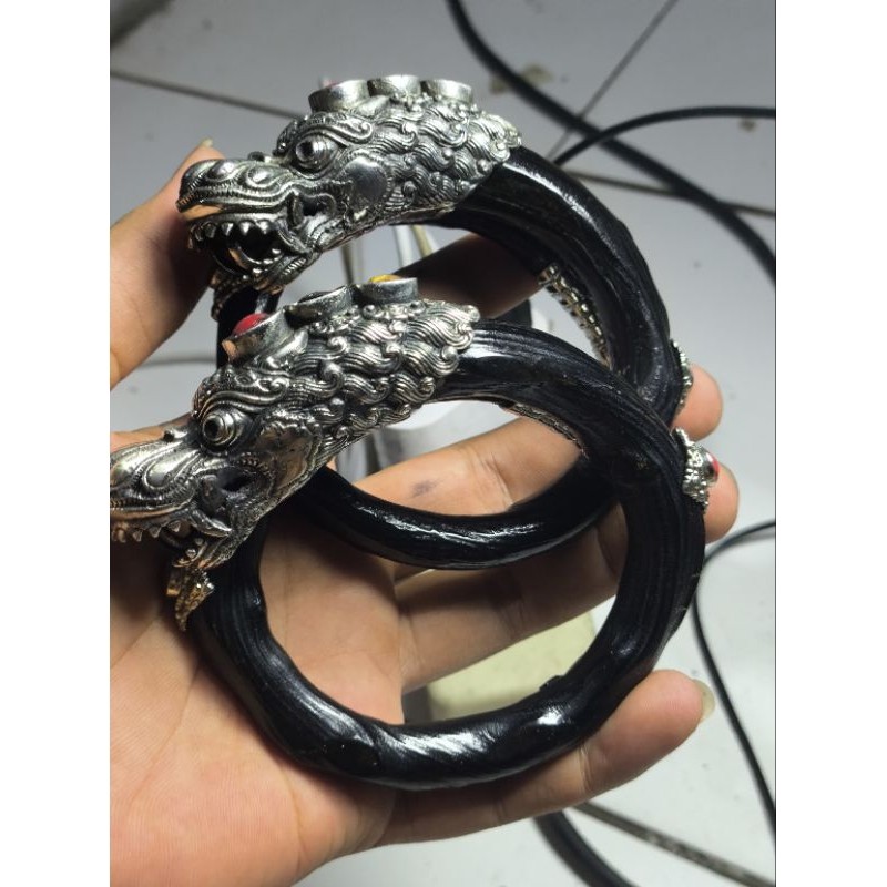 GELANG AKAR BAHAR HITAM NATURAL BODI BULAT BESAR KEPALA NAGA PERAK