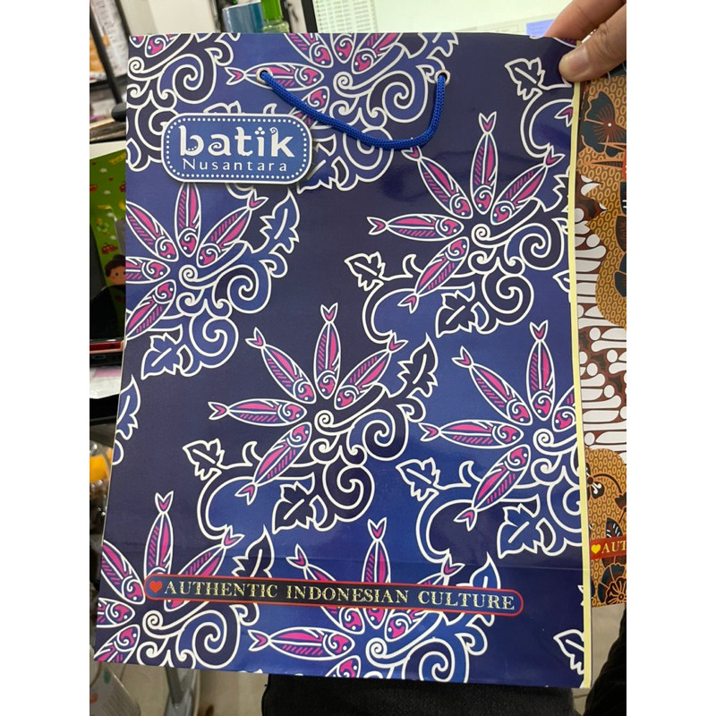 

(MGS) PAPERBAG TEBAL UKURAN 35 x 26 cm