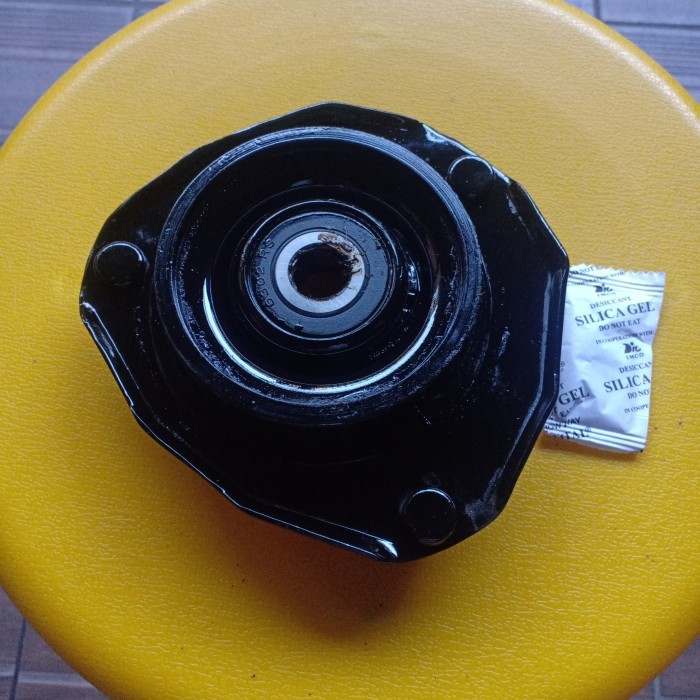 Part Ready support shock depan kiri Corolla DX ke70 tahun 1982-1983 Cod