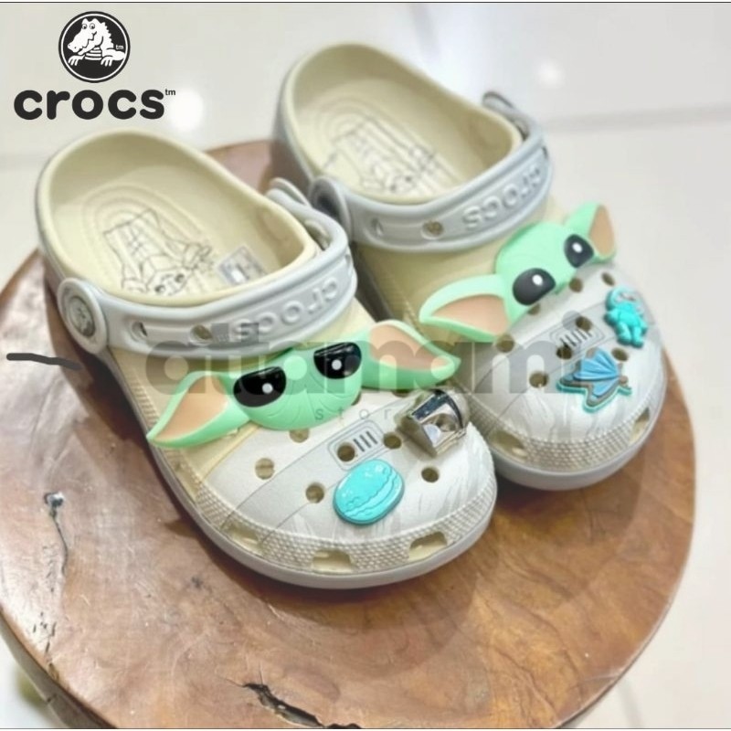 Sandal anak Crocs StarWars Grogu Classic Clog kids And junior / Crocs Star wars Grogu anak / Crocs a