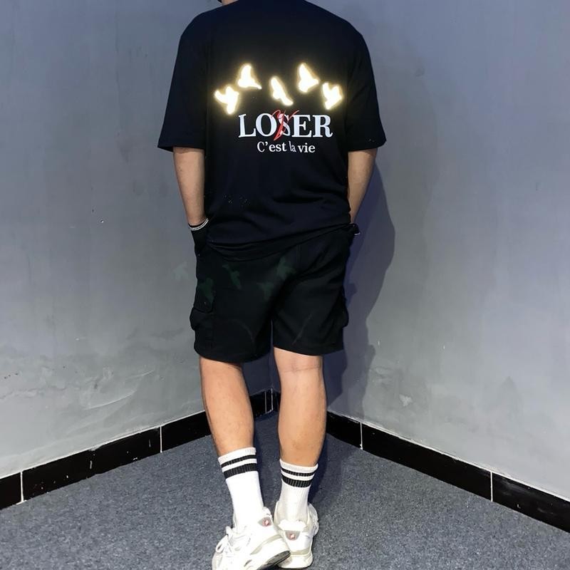 Kaos lengan pendek kerah bulat santai unisex dengan cetakan elemen burung merpati putih dan tulisan 